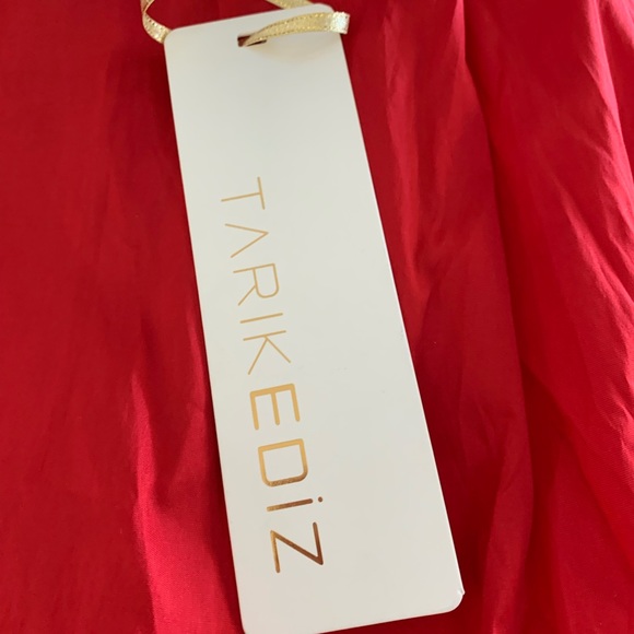 Size 6 Tarik Ediz Red prom dress - Picture 2 of 3